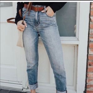 Disclosed mom jean 3/26